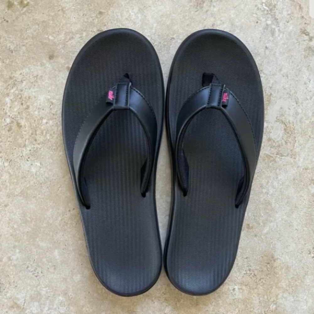 Womens Nike Bella Kai Thong Sandal